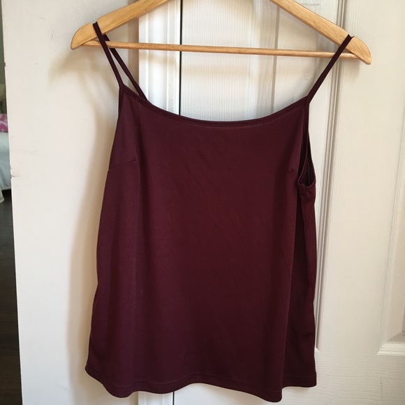 Francesca’s Listicle Top Size -S burgundy wine - Picture 3 of 8
